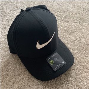 🆕 NWT! Men’s Nike Golf Hat